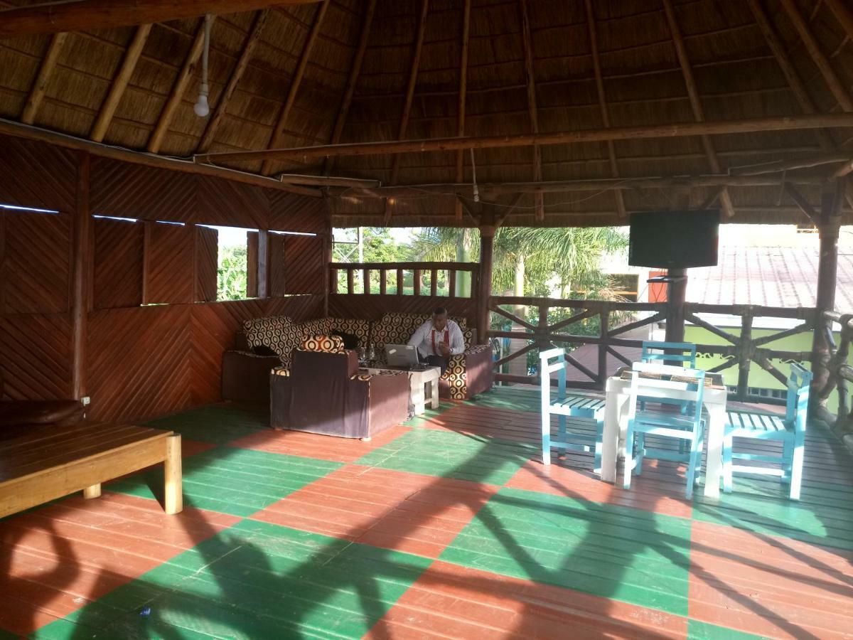 Saint Blaise Hotel Gatumba Ngoại thất bức ảnh