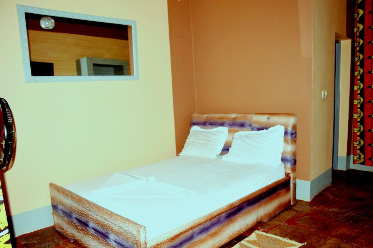 Saint Blaise Hotel Bujumbura Phòng bức ảnh